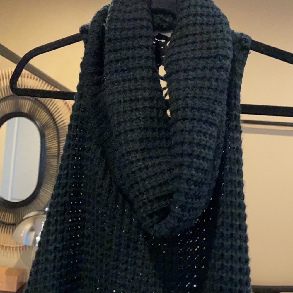 Open Back Turtle Neck Sweater - Picture 5 of 5